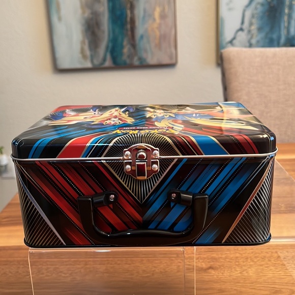 Pokémon TCG: Collectors Chest Tin Trading Card - Picture 13 of 13